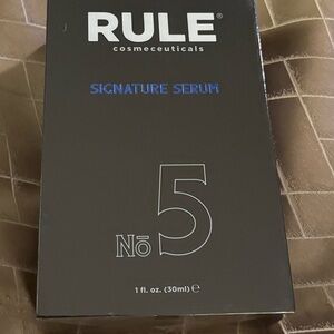 Signature Serum No. 5 - Black